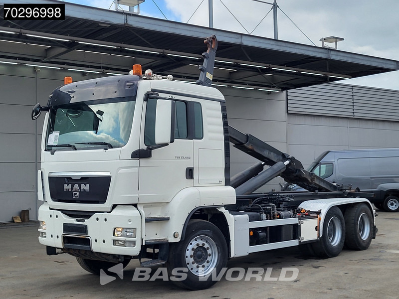 Camión multibasculante MAN TGS 33.440 6X4 25Ton AJK NHS25-5930 hooklift with 5th wheel Wechselsystem Manual Big-Axle Euro 5: foto 8 Camión multibasculante MAN TGS 33.440 6X4 25Ton AJK NHS25-5930 hooklift with 5th wheel Wechselsystem Manual Big-Axle Euro 5: foto 8