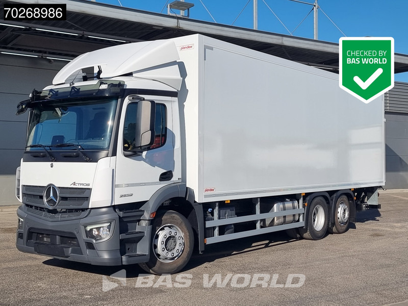 Mercedes-Benz Actros 2532 6X2 NEW 2000kg Ladebordwand Navi Lenkachse Euro 6 - Camión caja cerrada: foto 1 Mercedes-Benz Actros 2532 6X2 NEW 2000kg Ladebordwand Navi Lenkachse Euro 6 - Camión caja cerrada: foto 1