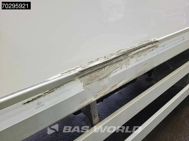 Camión caja cerrada Mercedes-Benz Antos 1827 4X2 2000kg Ladebordwand box heating Automatic Xenon Euro 6: foto 18 Camión caja cerrada Mercedes-Benz Antos 1827 4X2 2000kg Ladebordwand box heating Automatic Xenon Euro 6: foto 18