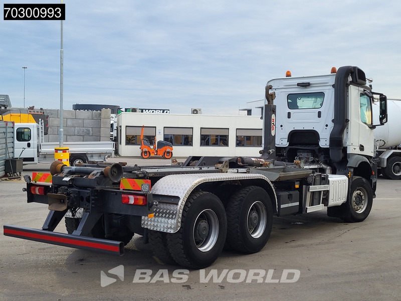 Mercedes-Benz Arocs 3342 6X4 HYVA 26-62-S Hooklift Big-Axle Automatic Euro 6 - Camión multibasculante: foto 3 Mercedes-Benz Arocs 3342 6X4 HYVA 26-62-S Hooklift Big-Axle Automatic Euro 6 - Camión multibasculante: foto 3