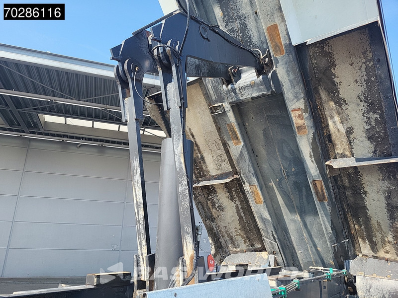 Renault Kerax 430 8X4 16m3 tipper Retarder Big-Axle steel suspension automatic Euro 5 - Camión volquete: foto 5 Renault Kerax 430 8X4 16m3 tipper Retarder Big-Axle steel suspension automatic Euro 5 - Camión volquete: foto 5