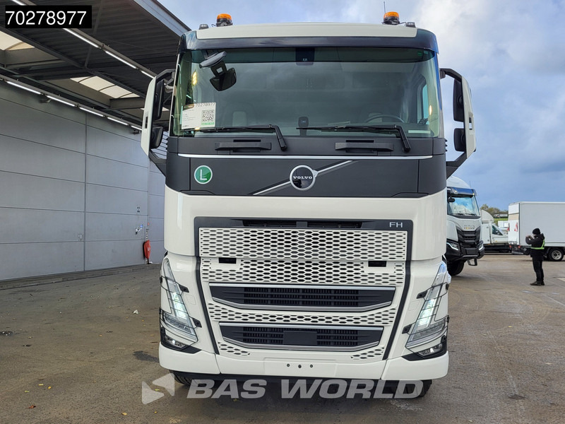 Camión multibasculante nuevo Volvo FH 540 8X4 NEW! HYVA 30-62 Heavy-Duty Lift-Steering Axle Retarder Euro 6: foto 9 Camión multibasculante nuevo Volvo FH 540 8X4 NEW! HYVA 30-62 Heavy-Duty Lift-Steering Axle Retarder Euro 6: foto 9