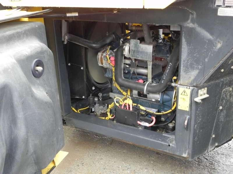 Apisonadora de asfalto Bomag BW174AP-4 AM II: foto 8 Apisonadora de asfalto Bomag BW174AP-4 AM II: foto 8