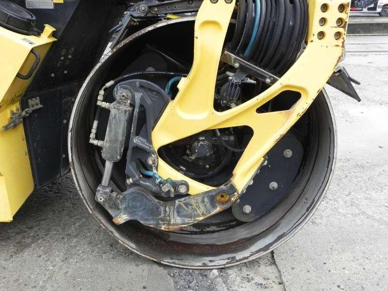 Apisonadora de asfalto Bomag BW174AP-4 AM II: foto 6 Apisonadora de asfalto Bomag BW174AP-4 AM II: foto 6