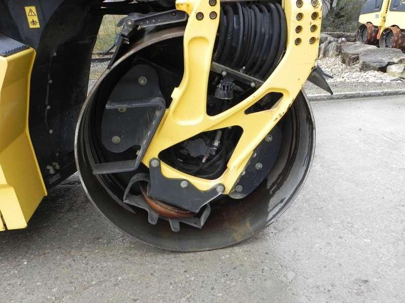 Apisonadora de asfalto Bomag BW174AP-4 AM II: foto 7 Apisonadora de asfalto Bomag BW174AP-4 AM II: foto 7