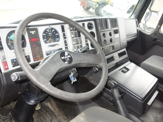 Camión volquete MAN 35.414 8x8 meiller kipper manual diesel pomp: foto 14