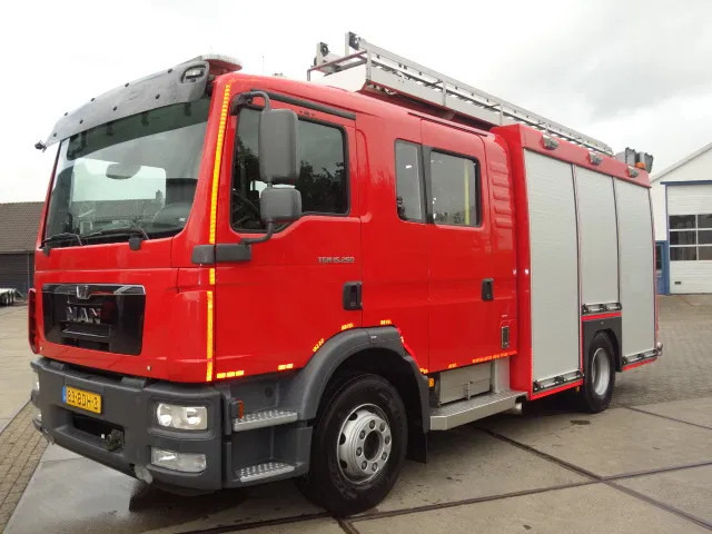MAN TGM 15.250 FIRE TRUCK,2000 LITER TANK, FOAM TANK, AIRCO - Camión de bomberos: foto 2 MAN TGM 15.250 FIRE TRUCK,2000 LITER TANK, FOAM TANK, AIRCO - Camión de bomberos: foto 2