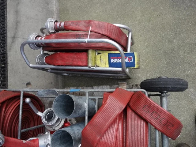 Mercedes-Benz 80euro fire hose - Camión de bomberos: foto 3 Mercedes-Benz 80euro fire hose - Camión de bomberos: foto 3