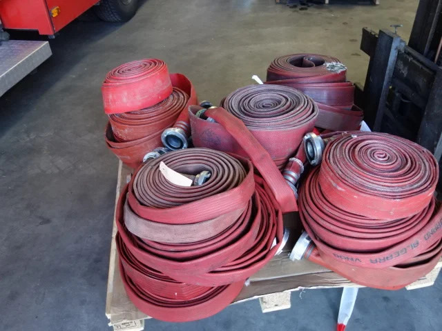 Mercedes-Benz 80euro fire hose - Camión de bomberos: foto 2 Mercedes-Benz 80euro fire hose - Camión de bomberos: foto 2