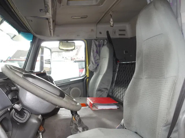 Volvo FM 12 18500liter tank,AIRCO,MANUAL GEARBOX - Camión cisterna: foto 5 Volvo FM 12 18500liter tank,AIRCO,MANUAL GEARBOX - Camión cisterna: foto 5