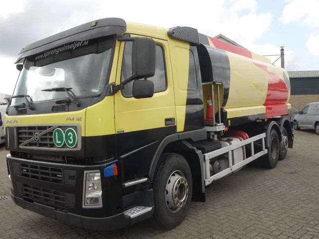 Volvo FM 12 18500liter tank,AIRCO,MANUAL GEARBOX - Camión cisterna: foto 1 Volvo FM 12 18500liter tank,AIRCO,MANUAL GEARBOX - Camión cisterna: foto 1