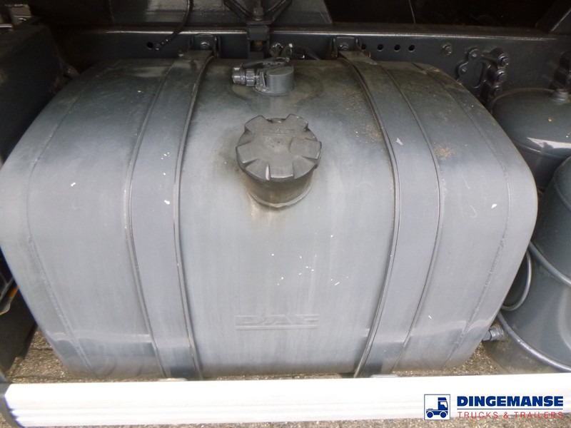 Camión cisterna DAF CF 75.250 4x2 fuel tank 13.4 m3 / 4 comp: foto 8