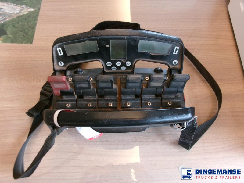 Camión grúa Iveco AD260T33 EEV 6X4 + Hiab 377 E5 Hipro Jib 70 X-4: foto 13