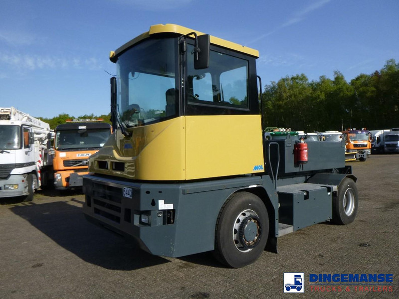 MOL RM 255 4X4 terminal drawbar tractor 150 ton - Tractor industrial: foto 1 MOL RM 255 4X4 terminal drawbar tractor 150 ton - Tractor industrial: foto 1