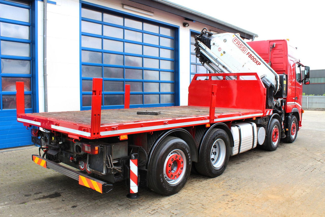 Volvo 480 8x2 Pritsche + FASSI F800XP Kran 6x - Camión caja abierta, Camión grúa: foto 1 Volvo 480 8x2 Pritsche + FASSI F800XP Kran 6x - Camión caja abierta, Camión grúa: foto 1