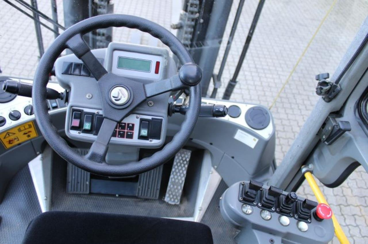 Kalmar ECD80-6 - Carretilla elevadora eléctrica: foto 4 Kalmar ECD80-6 - Carretilla elevadora eléctrica: foto 4