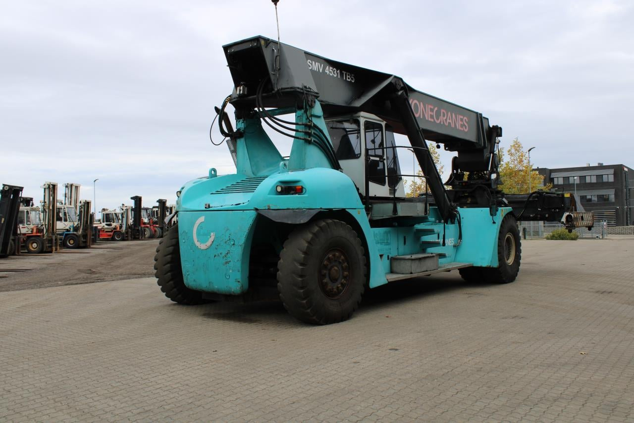 SMV 4531 TB5 - Reach stacker: foto 3 SMV 4531 TB5 - Reach stacker: foto 3