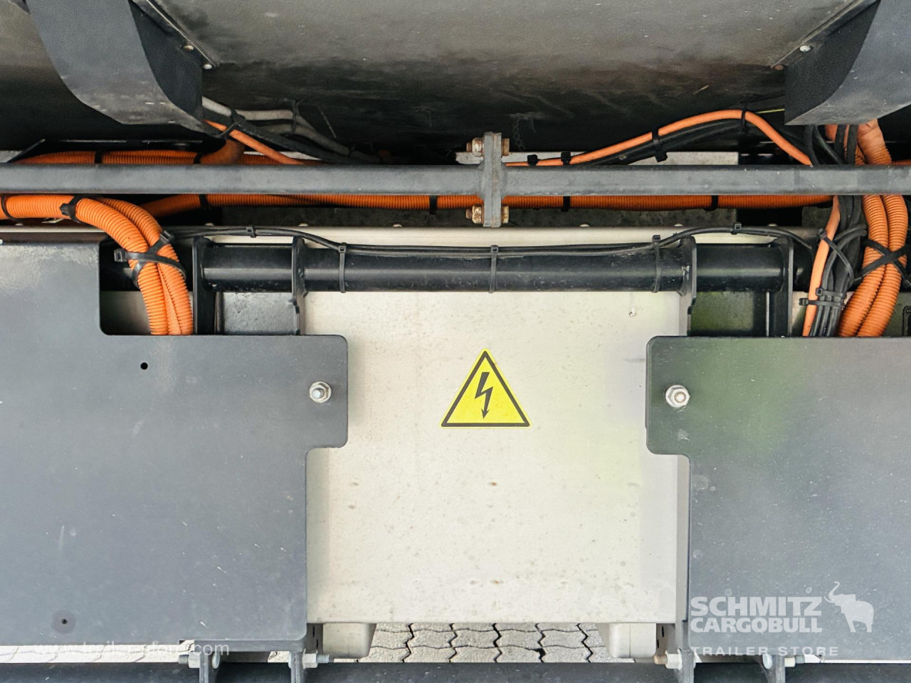 SCHMITZ Auflieger Tiefkühler Multitemp Taillift - Semirremolque isotérmico: foto 2 SCHMITZ Auflieger Tiefkühler Multitemp Taillift - Semirremolque isotérmico: foto 2