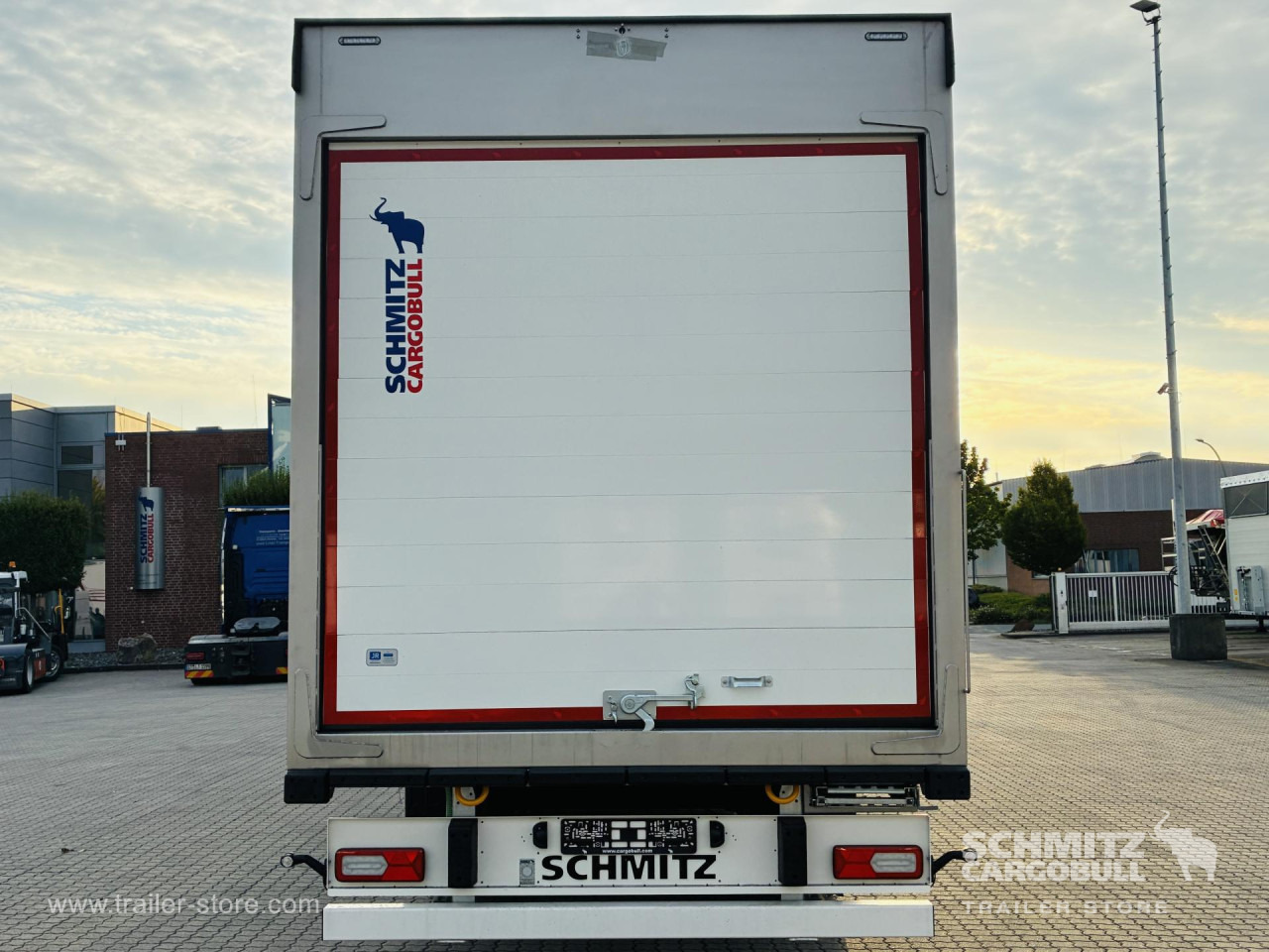 SCHMITZ Auflieger Tiefkühler Standard Double deck - Semirremolque isotérmico: foto 3 SCHMITZ Auflieger Tiefkühler Standard Double deck - Semirremolque isotérmico: foto 3