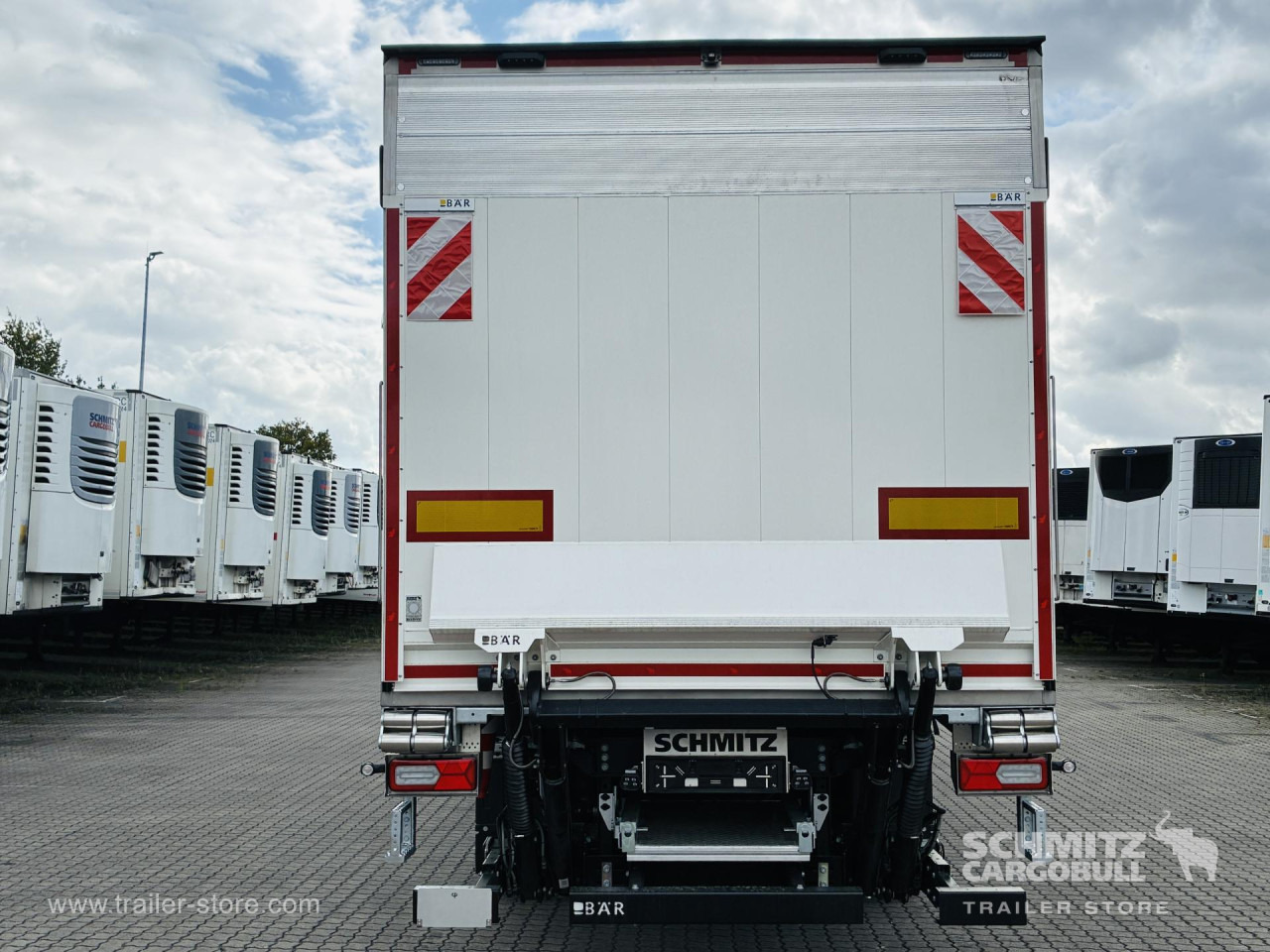 SCHMITZ Auflieger Tiefkühler Standard Taillift - Semirremolque isotérmico: foto 3 SCHMITZ Auflieger Tiefkühler Standard Taillift - Semirremolque isotérmico: foto 3