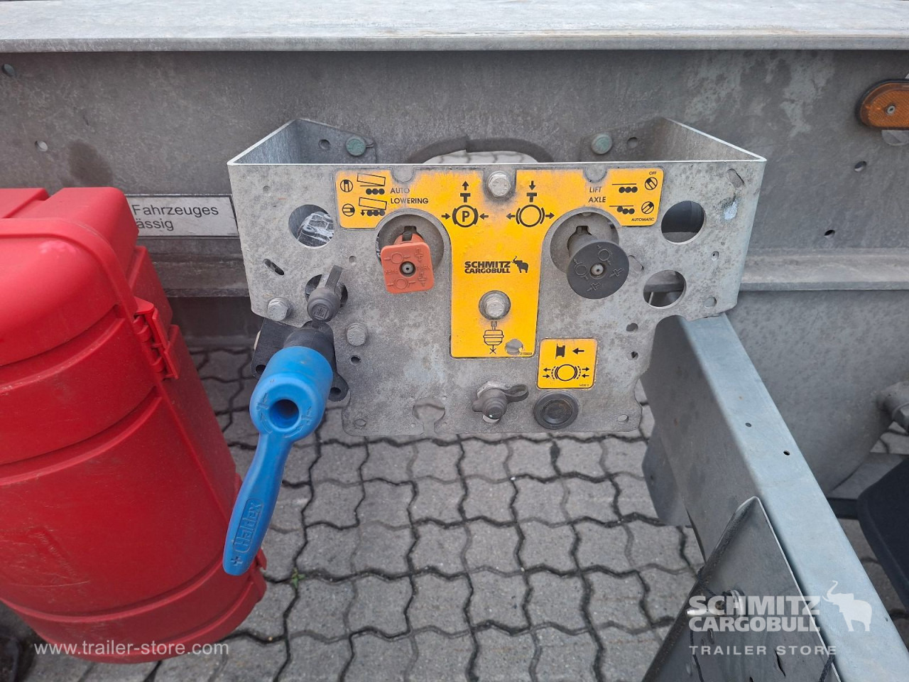 SCHMITZ Zentralachsanhänger Wechselfahrgestell - Remolque portacontenedore/ Intercambiable: foto 3 SCHMITZ Zentralachsanhänger Wechselfahrgestell - Remolque portacontenedore/ Intercambiable: foto 3