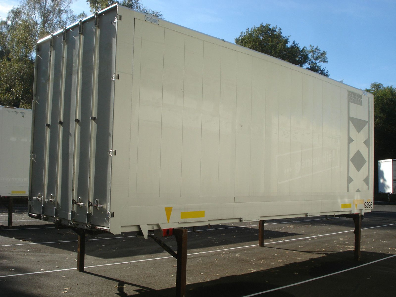 Krone WK 7,7 STG Kleider Textil Jumbo C 7,82 - Remolque caja cerrada: foto 3 Krone WK 7,7 STG Kleider Textil Jumbo C 7,82 - Remolque caja cerrada: foto 3