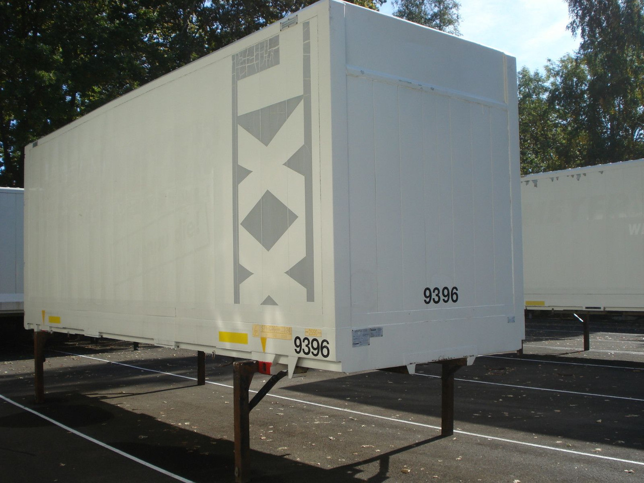 Krone WK 7,7 STG Kleider Textil Jumbo C 7,82 - Remolque caja cerrada: foto 2 Krone WK 7,7 STG Kleider Textil Jumbo C 7,82 - Remolque caja cerrada: foto 2