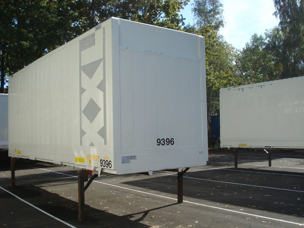 Krone WK 7,7 STG Kleider Textil Jumbo C 7,82 - Remolque caja cerrada: foto 1 Krone WK 7,7 STG Kleider Textil Jumbo C 7,82 - Remolque caja cerrada: foto 1