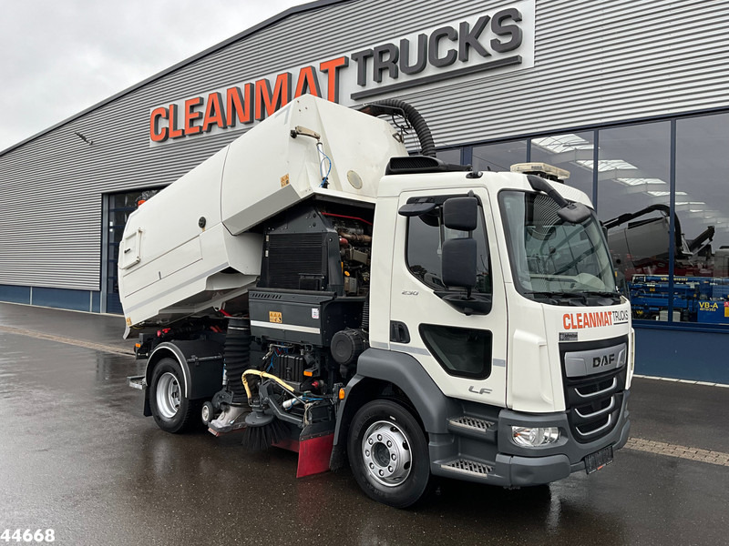 DAF FA LF 230 Euro 6 Johnston VT652 Just 87.278 km! - Barredora vial: foto 1 DAF FA LF 230 Euro 6 Johnston VT652 Just 87.278 km! - Barredora vial: foto 1