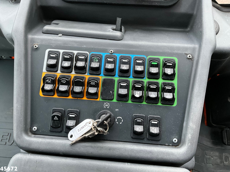 Barredora vial Dulevo 6000T Euro 6 met 3-e borstel: foto 16 Barredora vial Dulevo 6000T Euro 6 met 3-e borstel: foto 16