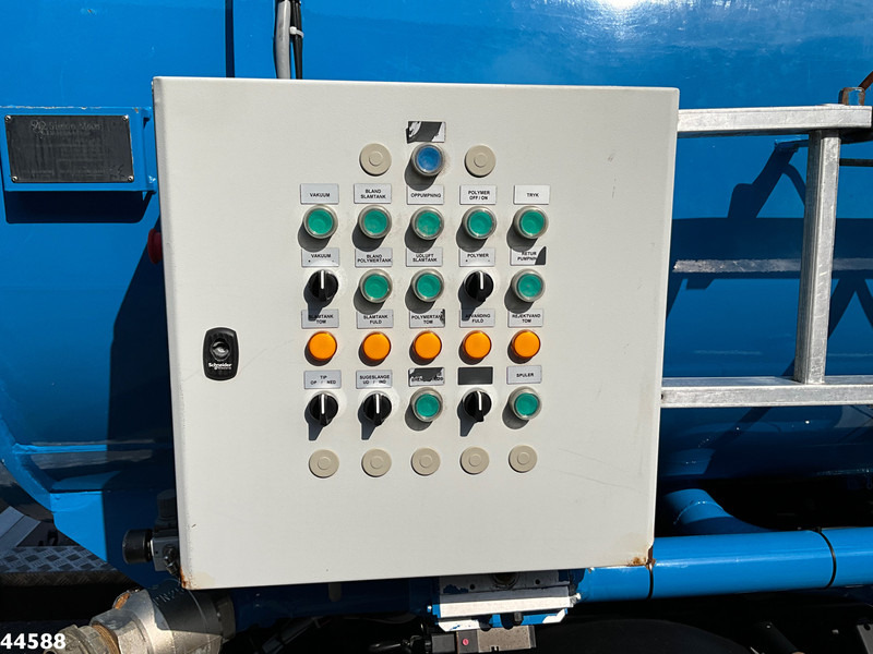 Limpieza de alcantarillado FUSO Canter 9C18 Euro 6 Simon Moos 6m³ Combi kolkenzuiger: foto 13 Limpieza de alcantarillado FUSO Canter 9C18 Euro 6 Simon Moos 6m³ Combi kolkenzuiger: foto 13