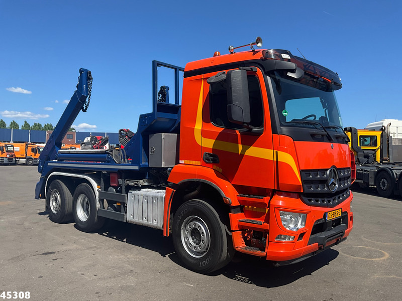 Mercedes-Benz Arocs 2536 Euro 6 Meiler 16 Ton's portaalarmsysteem - Camión portacontenedor de cadenas: foto 2 Mercedes-Benz Arocs 2536 Euro 6 Meiler 16 Ton's portaalarmsysteem - Camión portacontenedor de cadenas: foto 2