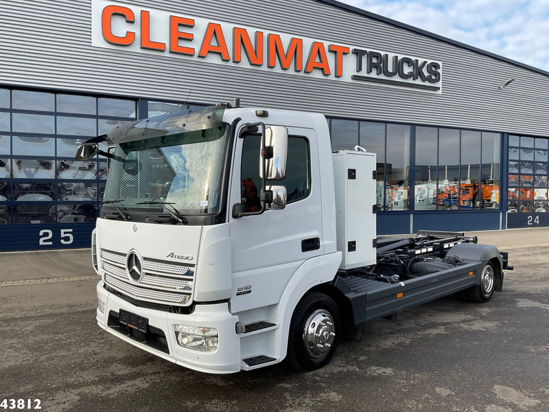 Mercedes-Benz Atego 818 Euro 6 10 Ton haakarmsysteem - Camión multibasculante: foto 2 Mercedes-Benz Atego 818 Euro 6 10 Ton haakarmsysteem - Camión multibasculante: foto 2
