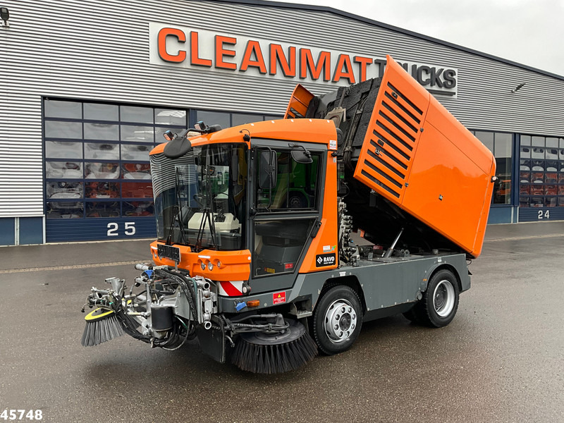 Ravo 580 with 3-rd brush - Barredora vial: foto 1 Ravo 580 with 3-rd brush - Barredora vial: foto 1