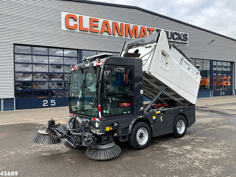 Schmidt Cleango Compact 500 Euro 6 with 3-rd brush Just 4.260 km! - Barredora vial: foto 1 Schmidt Cleango Compact 500 Euro 6 with 3-rd brush Just 4.260 km! - Barredora vial: foto 1