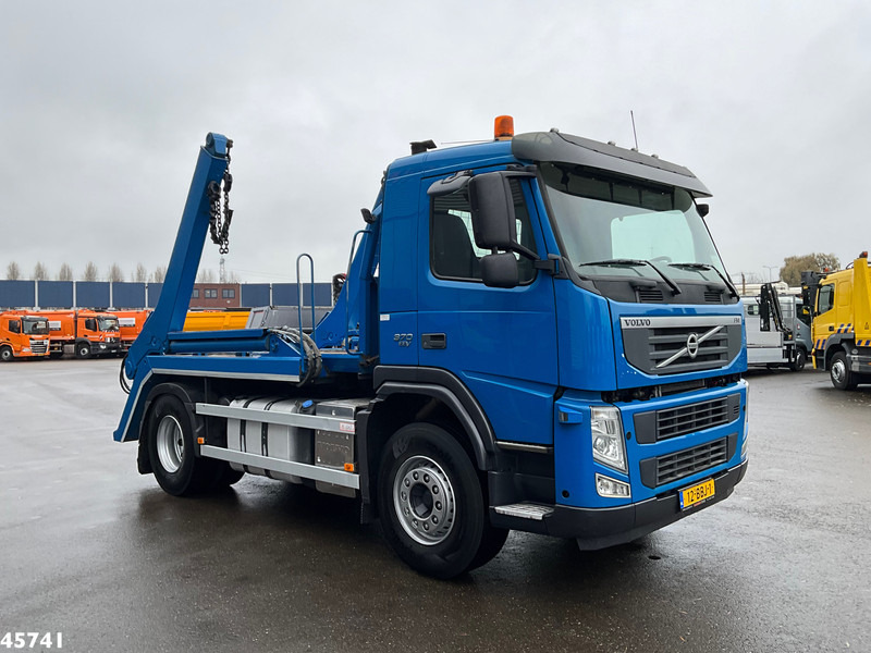 Volvo FM 370 Hiab 14 Ton portaalarmsysteem - Camión portacontenedor de cadenas: foto 2 Volvo FM 370 Hiab 14 Ton portaalarmsysteem - Camión portacontenedor de cadenas: foto 2