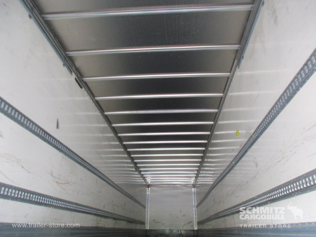 FRUEHAUF Dryfreight Standard Roller shutter door - Semirremolque caja cerrada: foto 5 FRUEHAUF Dryfreight Standard Roller shutter door - Semirremolque caja cerrada: foto 5