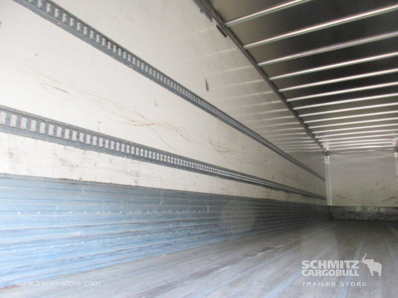 FRUEHAUF Dryfreight Standard Roller shutter door - Semirremolque caja cerrada: foto 4 FRUEHAUF Dryfreight Standard Roller shutter door - Semirremolque caja cerrada: foto 4