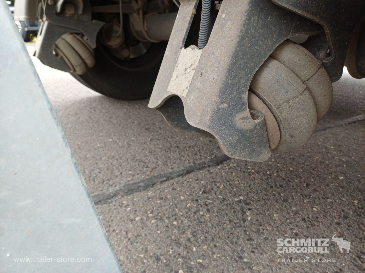 SCHMITZ Auflieger Kipper Stahlrundmulde 24m³ - Semirremolque volquete: foto 3 SCHMITZ Auflieger Kipper Stahlrundmulde 24m³ - Semirremolque volquete: foto 3