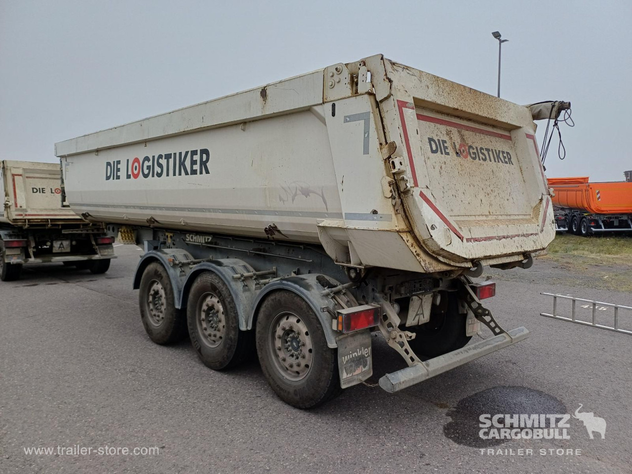 SCHMITZ Auflieger Kipper Stahlrundmulde 24m³ - Semirremolque volquete: foto 4 SCHMITZ Auflieger Kipper Stahlrundmulde 24m³ - Semirremolque volquete: foto 4