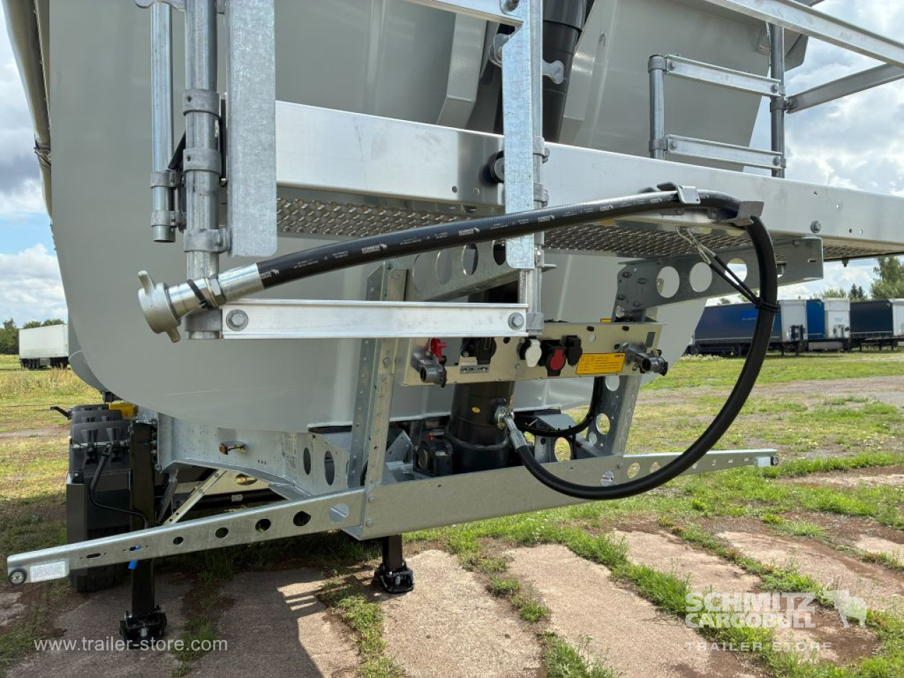 Semirremolque volquete nuevo SCHMITZ Auflieger Kipper Stahlrundmulde 29m³: foto 12 Semirremolque volquete nuevo SCHMITZ Auflieger Kipper Stahlrundmulde 29m³: foto 12
