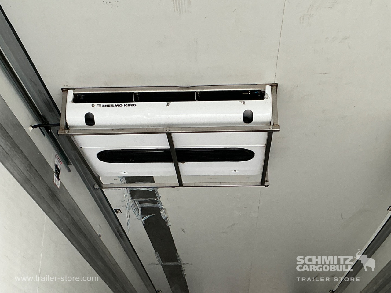 Semirremolque isotérmico KRONE Reefer Standard Taillift: foto 7 Semirremolque isotérmico KRONE Reefer Standard Taillift: foto 7