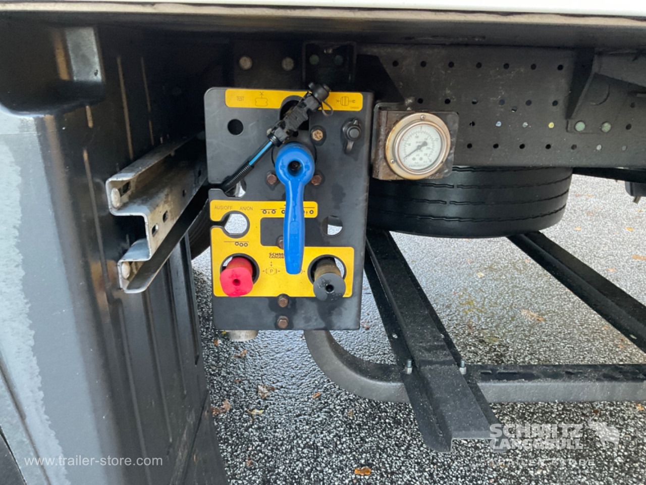 SCHMITZ Reefer Standard Double deck - Semirremolque isotérmico: foto 2 SCHMITZ Reefer Standard Double deck - Semirremolque isotérmico: foto 2