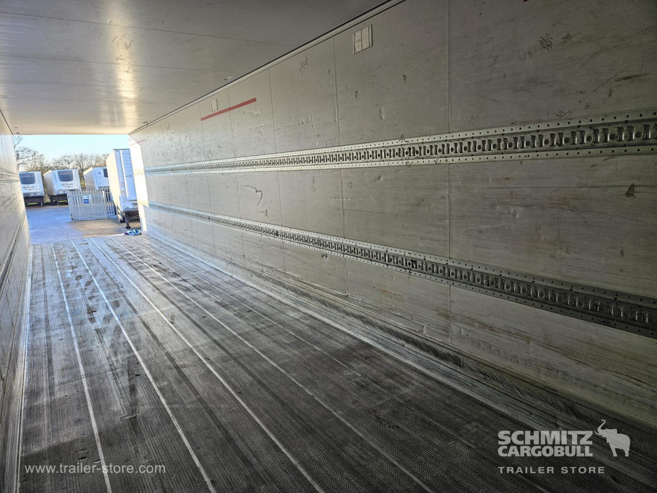 SCHMITZ Reefer Standard - Semirremolque isotérmico: foto 3 SCHMITZ Reefer Standard - Semirremolque isotérmico: foto 3