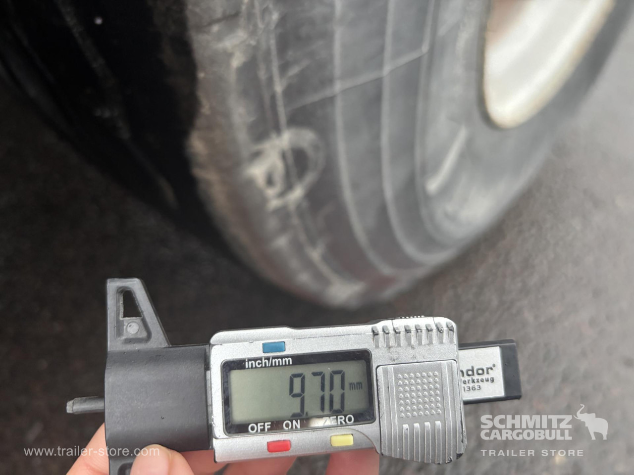 Tipper Alu-square sided body 40m³ - Semirremolque volquete: foto 2 Tipper Alu-square sided body 40m³ - Semirremolque volquete: foto 2