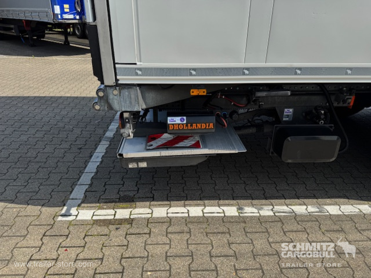 SCHMITZ Oplegger Vries Multitemp Taillift - Semirremolque isotérmico: foto 4 SCHMITZ Oplegger Vries Multitemp Taillift - Semirremolque isotérmico: foto 4