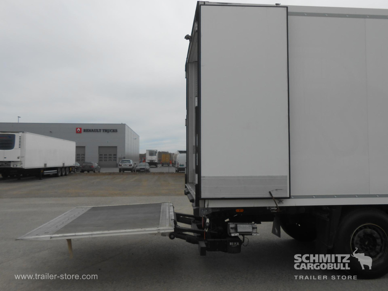 SCHMITZ Reefer Standard Taillift - Semirremolque isotérmico: foto 4 SCHMITZ Reefer Standard Taillift - Semirremolque isotérmico: foto 4