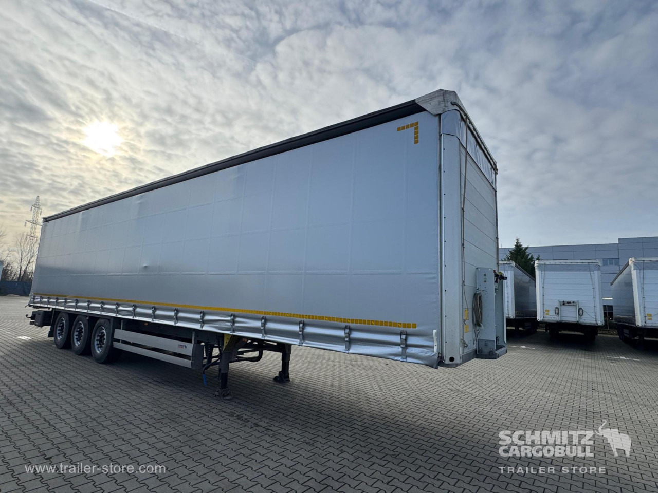 SCHMITZ Curtainsider Standard - Semirremolque lona: foto 1 SCHMITZ Curtainsider Standard - Semirremolque lona: foto 1