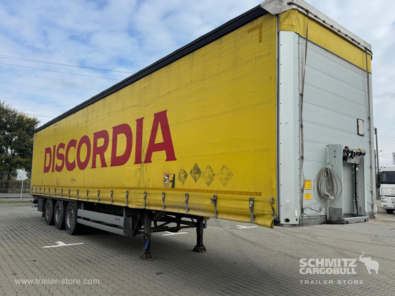 SCHMITZ Curtainsider Standard - Semirremolque lona: foto 1 SCHMITZ Curtainsider Standard - Semirremolque lona: foto 1