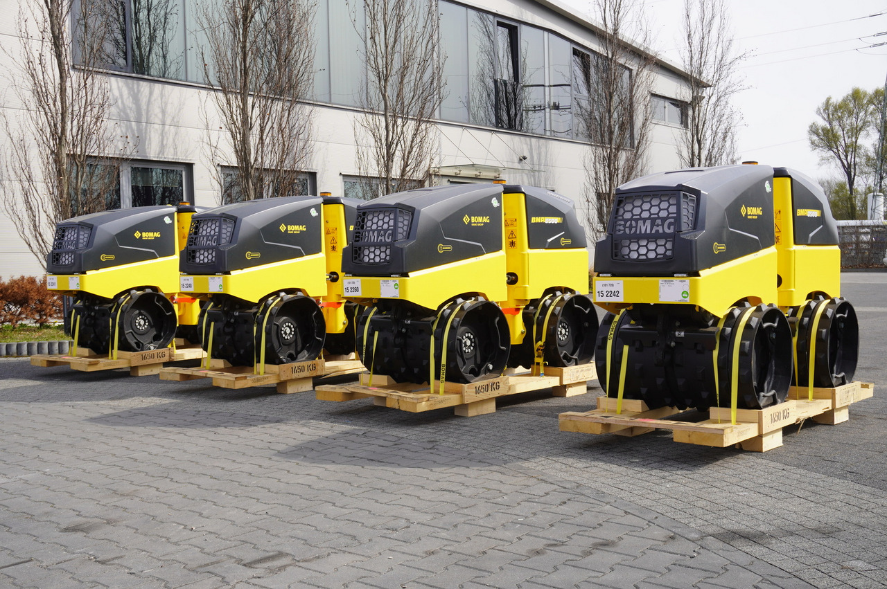 BOMAG BMP 8500 brand-new trench roller / Remote Control / 4 units - Apisonadora de asfalto: foto 1 BOMAG BMP 8500 brand-new trench roller / Remote Control / 4 units - Apisonadora de asfalto: foto 1